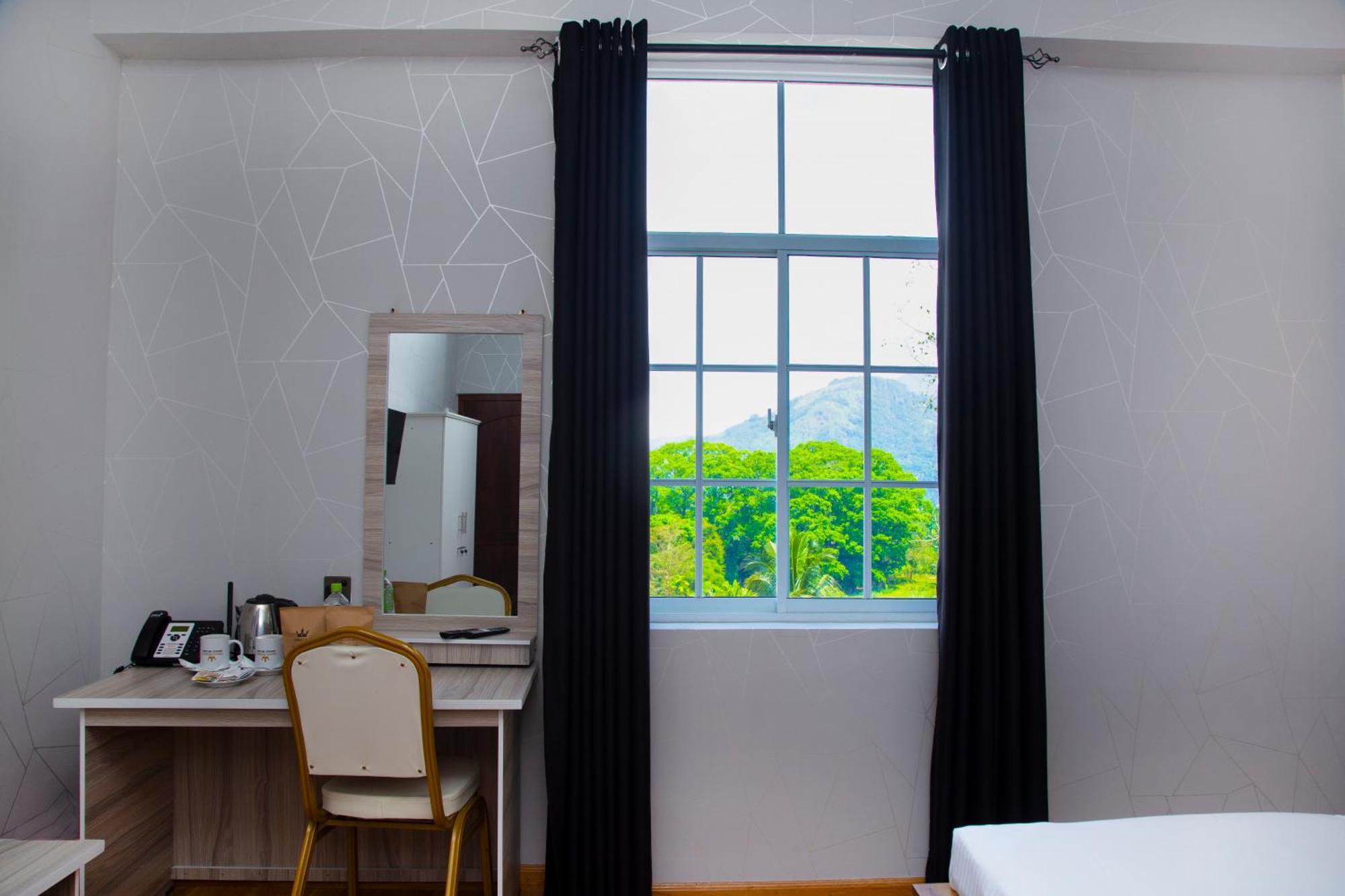 Hotel Crown Regency- Badulla Exterior foto
